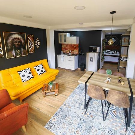 Confortable Apartamento A 20 Mt Del Parque Principal 살렌토 외부 사진