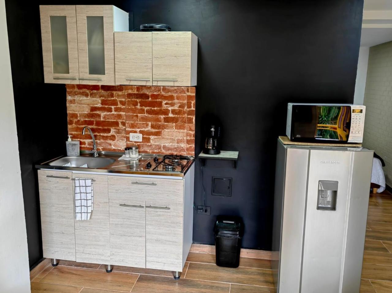 Confortable Apartamento A 20 Mt Del Parque Principal 살렌토 외부 사진