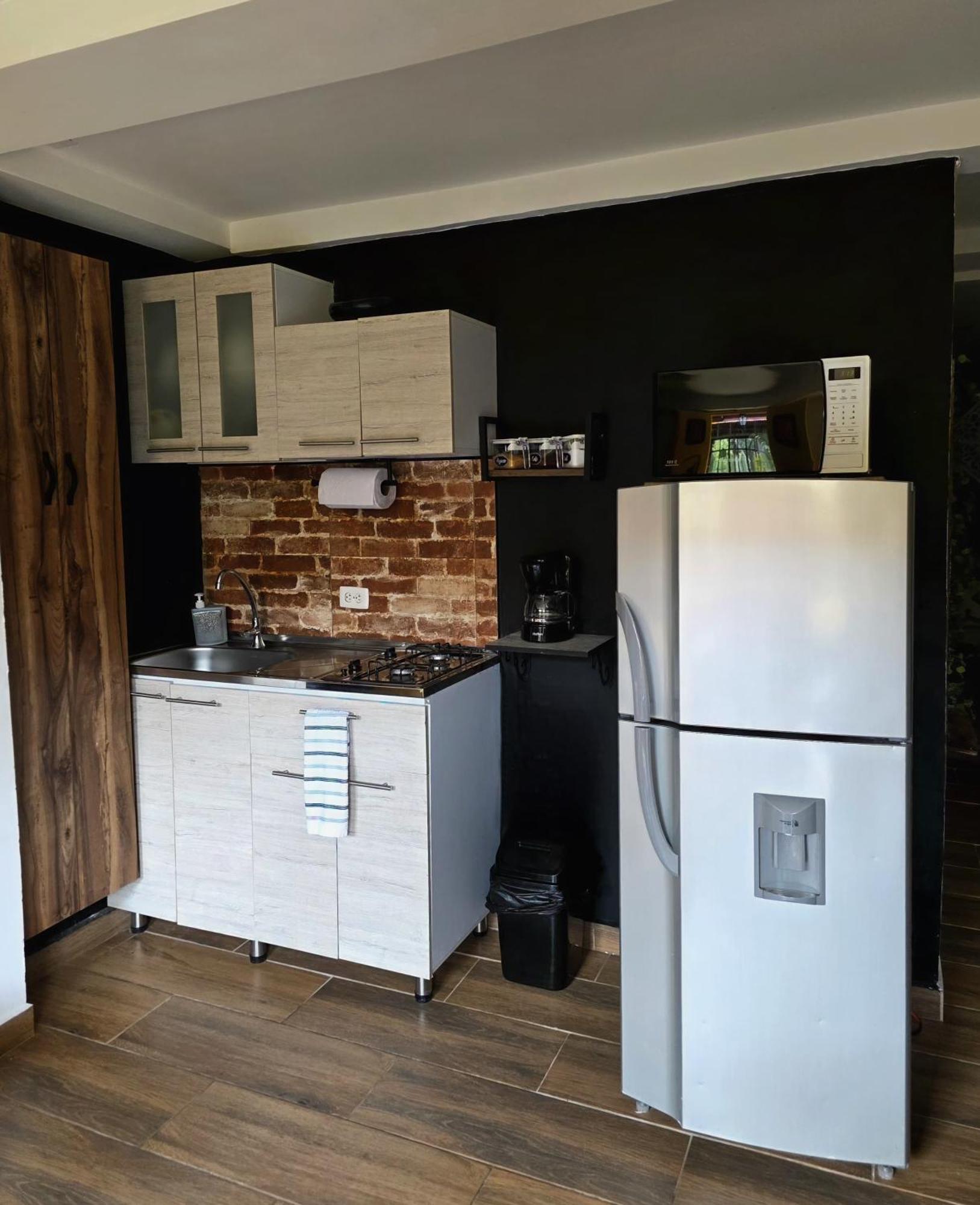 Confortable Apartamento A 20 Mt Del Parque Principal 살렌토 외부 사진